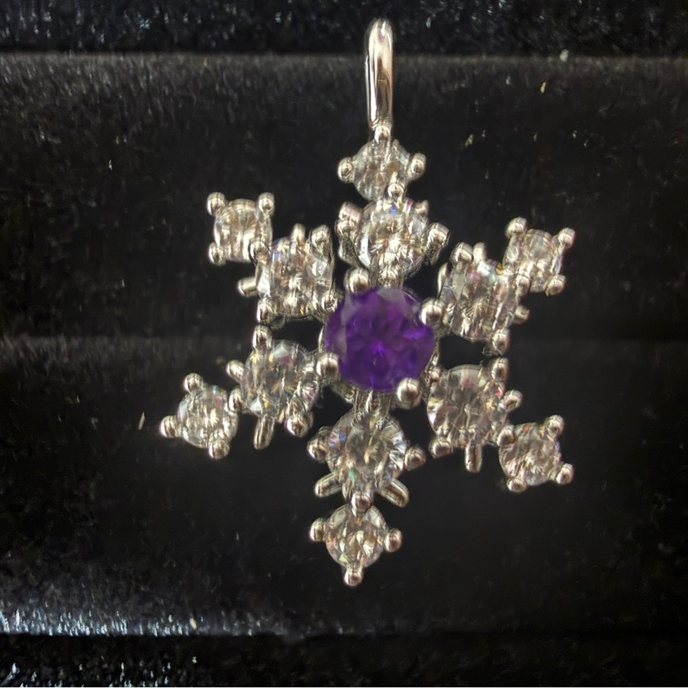 Elegant Silver Amethyst Snowflake Spinning Pendant